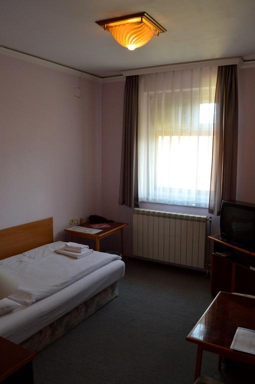 Apollo Motel Kecskemét Habitación foto