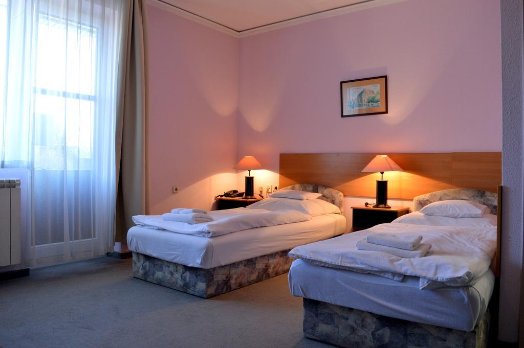Apollo Motel Kecskemét Exterior foto